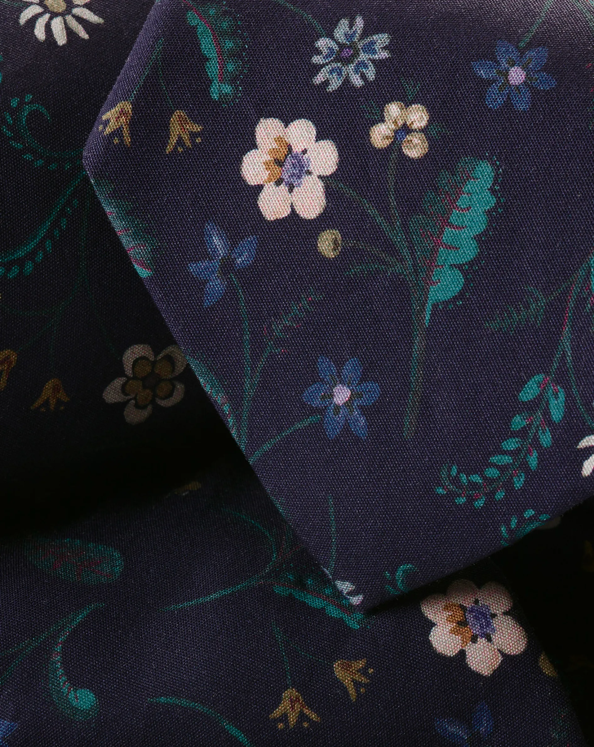 Discount Charles Tyrwhitt Made With Liberty Fabric Large Floral Print Cotton Tie - Navy
