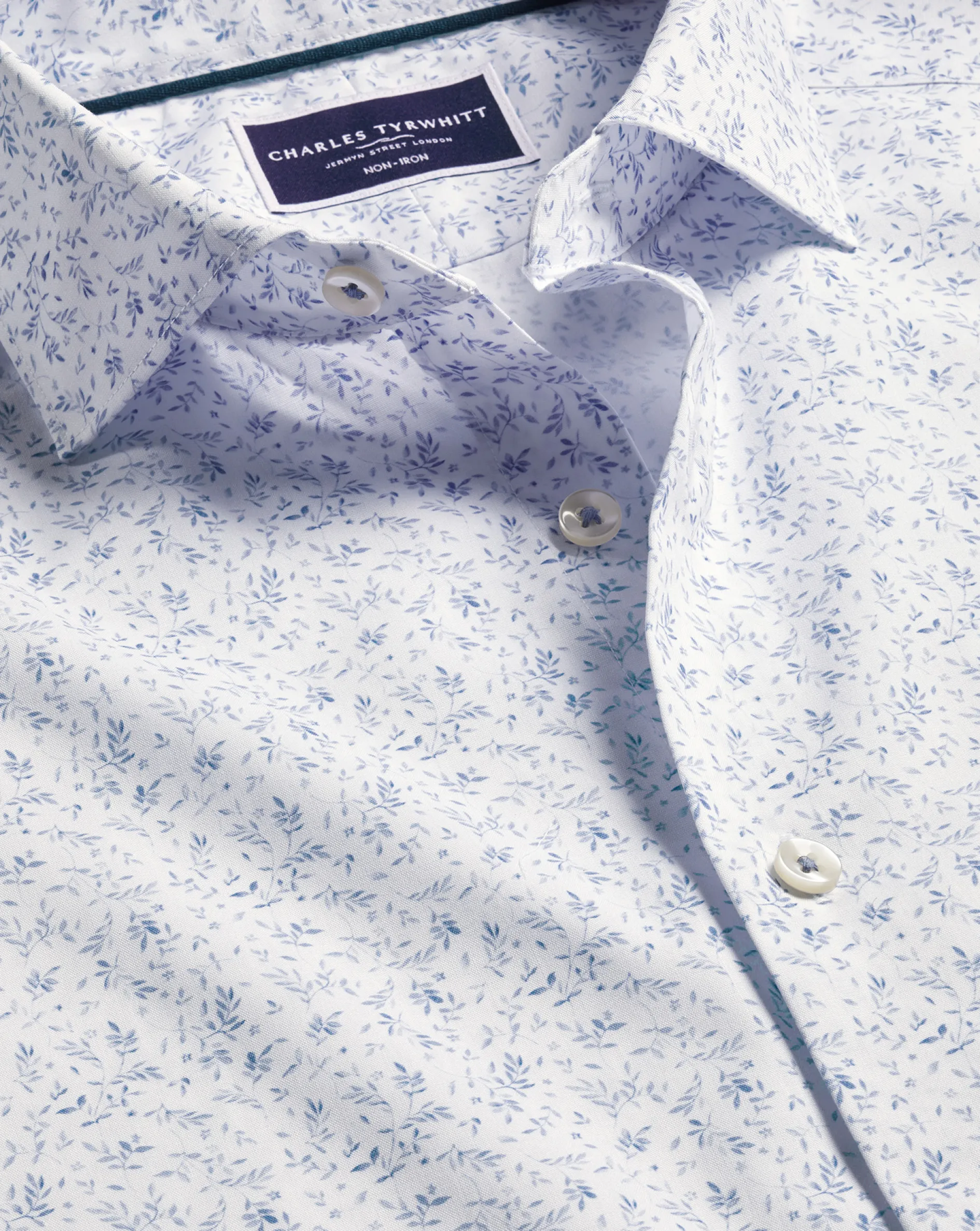 Outlet Charles Tyrwhitt Semi-Spread Collar Non-Iron Leaf Print Shirt - White & Blue White and Blue