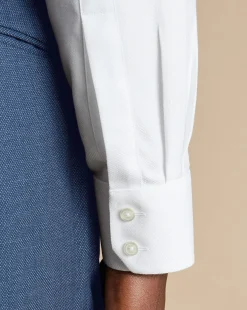 Sale Charles Tyrwhitt Spread Collar Non-Iron Mayfair Weave Shirt - White